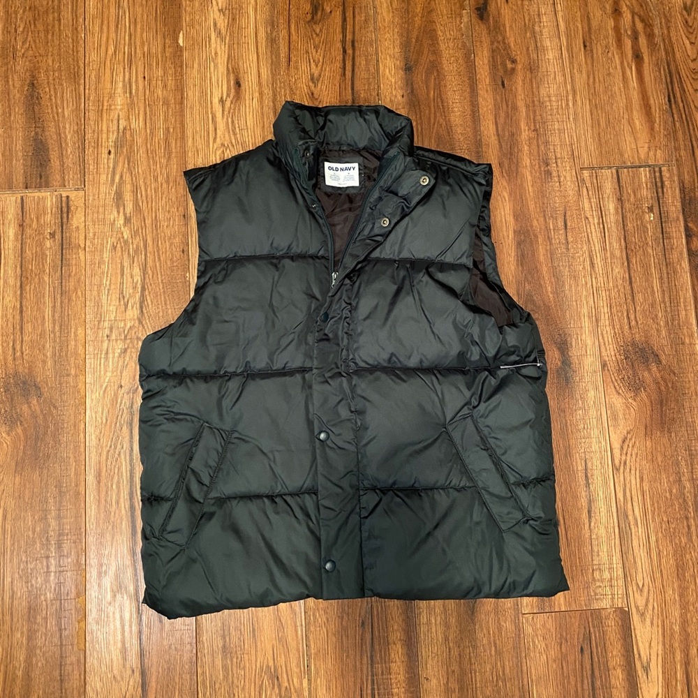NWT Old Navy Men’s Puffer Vest